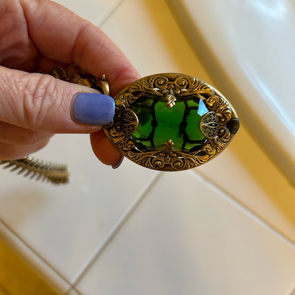 CABi signed engraved floral adjustable necklaces with removable green broach. - Picture 2 of 5